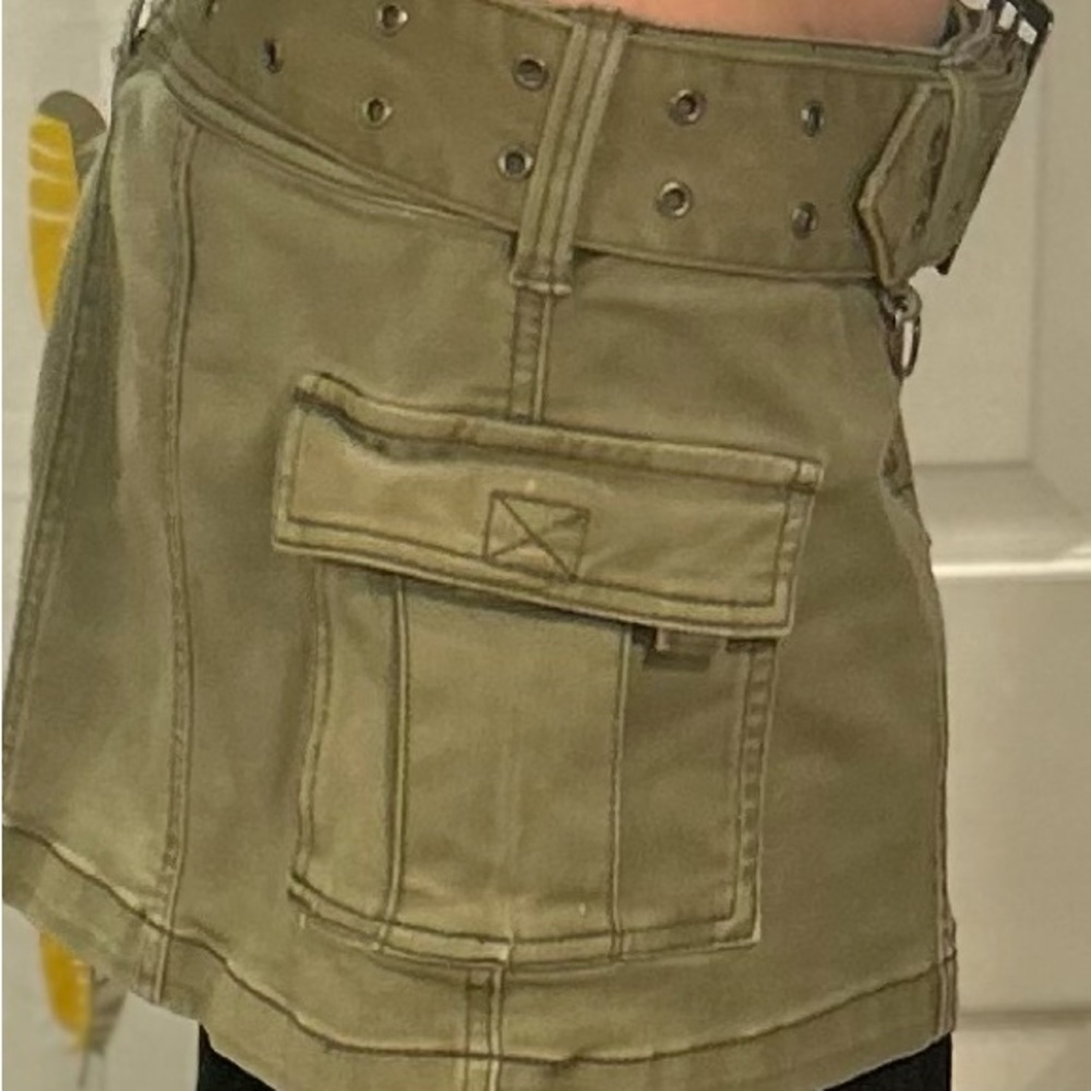 💫URBAN OUTFITTERS Women’s Rockstar Girlfriend Green Mini Skirt With Best